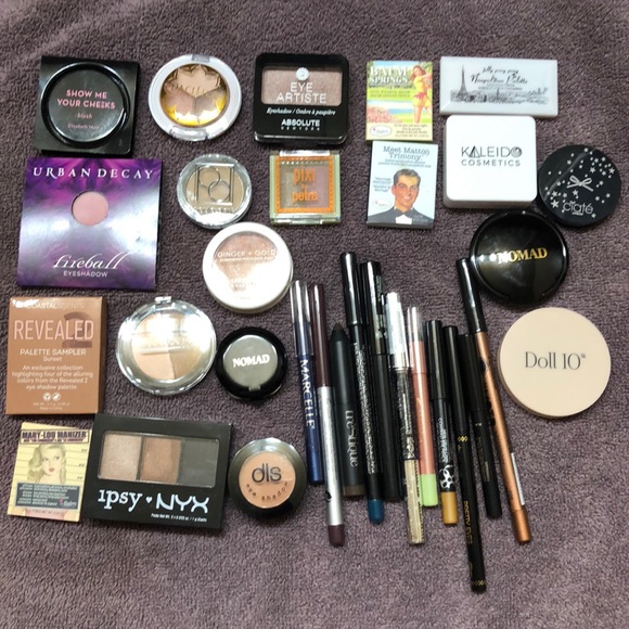 Urban Decay Other - Eyeshadows and eye pencils